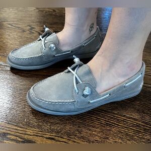 Women’s Sperry boat shoes